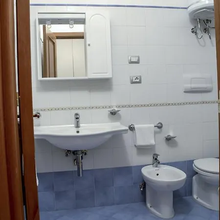 Lägenhetshotell Eolian 4*