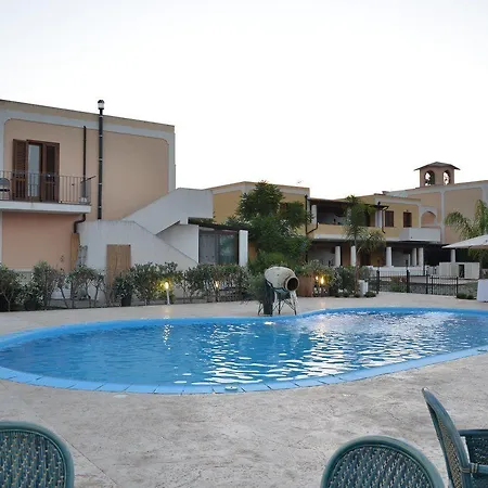 Eolian Lägenhetshotell 4*