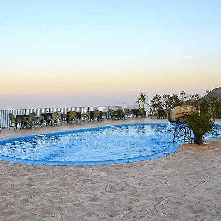 Lägenhetshotell Eolian 4*
