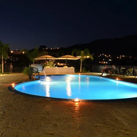 Lägenhetshotell Eolian 4*