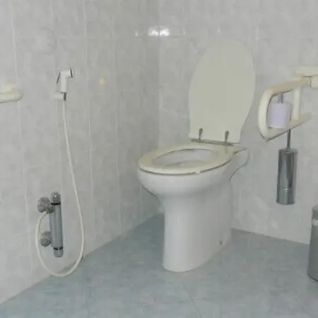 Lägenhetshotell Eolian 4*