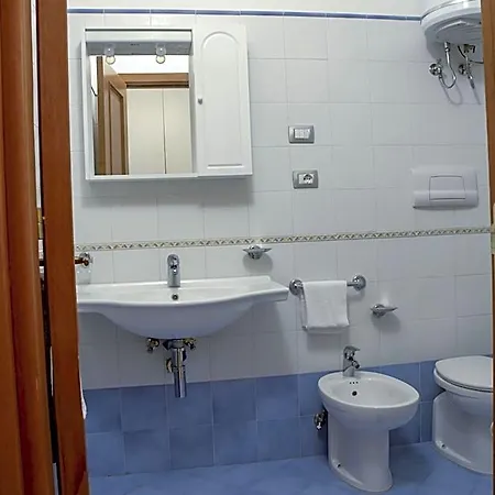Lägenhetshotell Eolian 4*